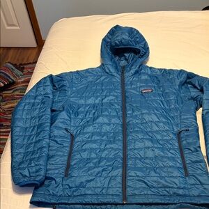 Patagonia Men's Vibrant Blue Puffer Jacket